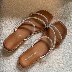 Madden Girl Tan Silver Sandals Elegant Design